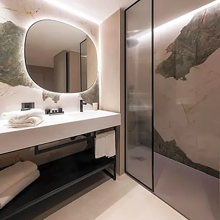 Hills Hotel Como