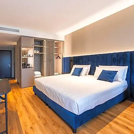 Hills 4* Como