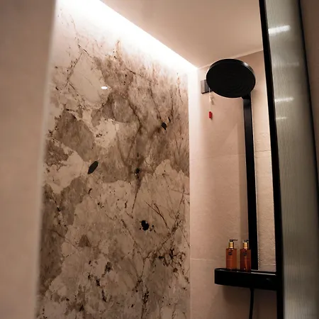 Hills מלון קומו