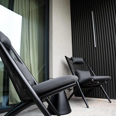 Hills מלון קומו