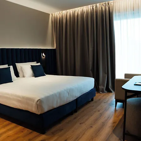 Hills 4* Como